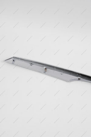 Молдинг решетки радиатора верхний (хром) LADA Largus Россия Россия 8450000246