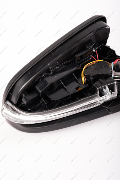 Зеркало наружное заднего вида правое электропривод с повторителем LADA Largus (FL) NEW (без накладки 8450108105) Lada LADA 8450091004