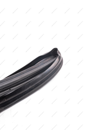 Уплотнитель водостока двери верхний правый (FL) LADA GRANTA 2018- (,УралЭластоТехника,) Lada LADA 8450104998