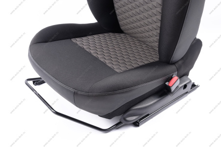 Сиденье LADA Largus FL 1-го ряда водительское+пассажирское ( с подогревом) к-т Lada LADA 8450090958