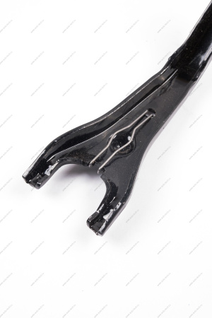 Вилка выключения сцепления (КПП с троссовым приводом) ВАЗ-2170,2190 (с КПП 2180,2181) АвтоВАЗ LADA 21810160120001