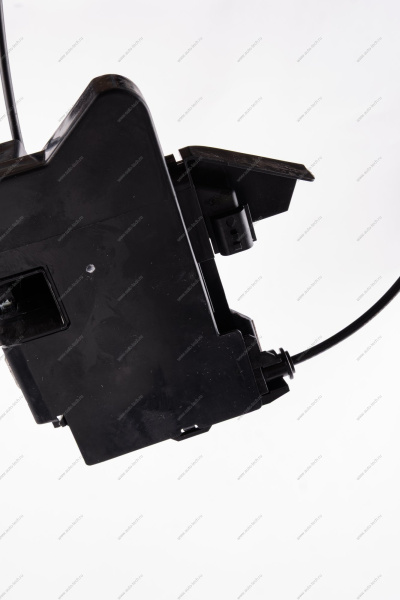 Замок передней двери левый LADA Vesta FL Lada LADA 8450040360