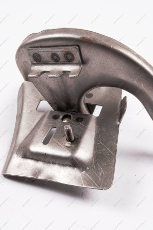 Петля ВАЗ-2101-2107 крышки багажника левая Lada LADA 21010560502300