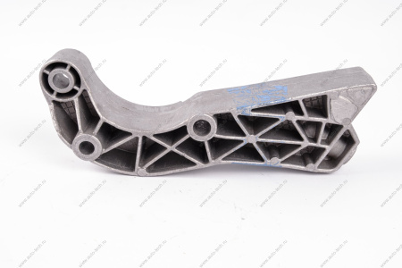 Кр-н ВАЗ-1118 задней опоры двигателя МКПП Lada LADA 11180100103200