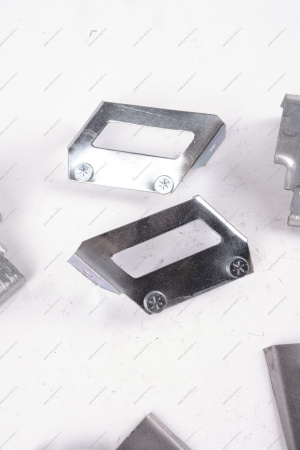 Кр-н переднего бампера ВАЗ-2108 (комплект) без болтов крепл бампера 21080-2803168-00) Lada LADA 21080-2803018-01