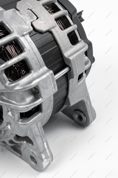 Генератор 150А LADA Vesta (Bosch) Renault RENAULT 231009362R