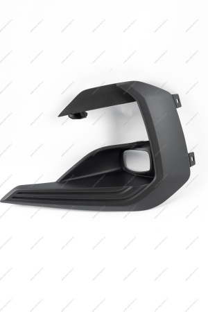 Облицовка ПТФ правая ( без отв под парктроник) LADA Vesta SW Cross FL Lada LADA 8450041569