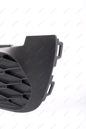 Заглушка передней противотуманной фары левая LADA Xray Cross Lada LADA 8450022045