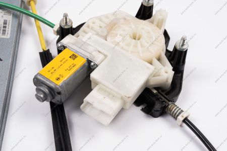 Электростеклоподъемник LADA Vesta NG передней двери правый 6 контактов (без упаковки) (BROSE) Lada LADA 8450040354