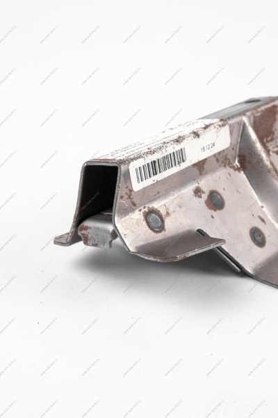 Поддомкратник ВАЗ-2121 задний правый(кронштейн) Lada LADA 21210510141000