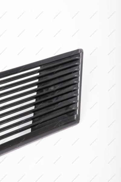 Дефлектор ВАЗ-2105 стойки задней правой (решетка вентил) (ДААЗ) Lada LADA 21050-5701040-00