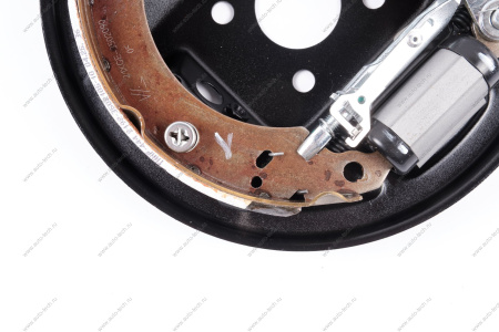 Тормоз задний правый в сборе Lada Largus Cross универсал, фургон (7-мест) Lada LADA 8450093742