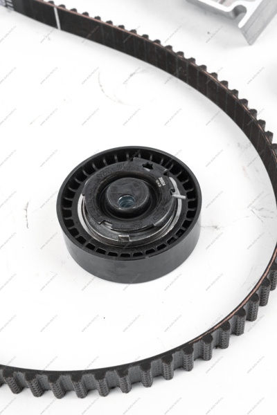 Ремень ГРМ+ ролик 22*D73 (самонатяжной) +водяной насос дв K7M Lada Largus (Gates KP15662XS) RENAULT 119A08413R