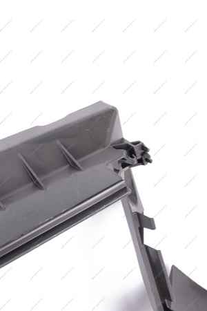 Щиток радиатора (дефлектор) на авто без кондиц. LADA Vesta Lada LADA 8450030226