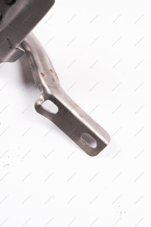 Петля ВАЗ-2101-2107 крышки багажника левая Lada LADA 21010560502300