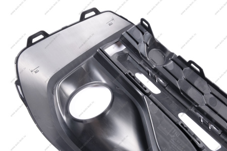 Облицовка переднего бампера правая LADA ISKRA Lada LADA 269113767R