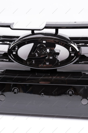 Решетка LADA Vesta NG радиатора средняя (черный лак) Lada LADA 8450042841