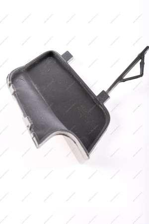 Крышка окна под переднюю буксирную проушину Lada Vesta SW Cross крашенная 247 Карфаген (Бежевый металлик) Lada LADA 8450031005-247