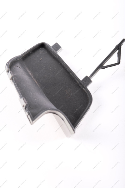 Крышка окна под переднюю буксирную проушину Lada Vesta SW Cross крашенная 247 Карфаген (Бежевый металлик) Lada LADA 8450031005-247