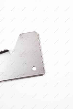 Кронштейн ВАЗ-2121 крепления фартука левый Lada LADA 21210840431500