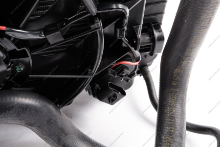 Радиатор охлаждения ВАЗ-2190 2015- + рад.конд. с 1 эл. вент.и патр. МКПП н/о в сборе Lada LADA 8450110797