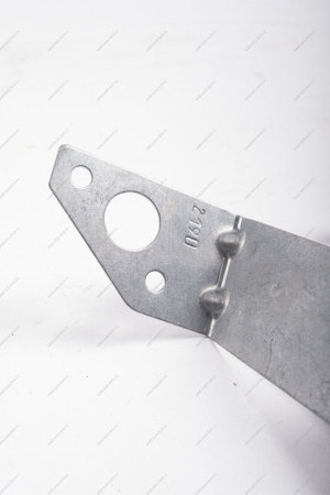 Кронштейн правого крыла Datsun боковой Nissan DATSUN 631405PA0B