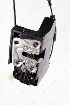 Замок передней двери левый LADA Vesta FL Lada LADA 8450040360