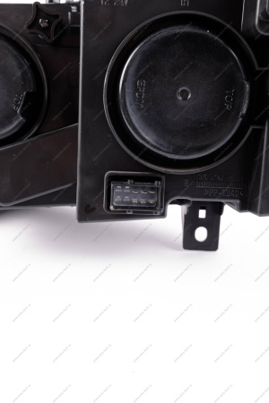 Блок-фара правая СЕРАЯ окантовка LADA NIVA TRAVEL c 16.01.2024 ORIGINAL Lada LADA 8450087158 Блок-фара правая СЕРАЯ окантовка LADA NIVA TRAVEL c 16.01.2024 ORIGINAL Lada LADA 8450087158