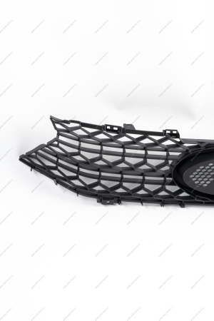 Решетка переднего бампера верхняя LADA Vesta FL Lada LADA 8450040059