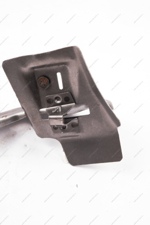 Петля ВАЗ-2101-2107 крышки багажника правая Lada LADA 21010560502200