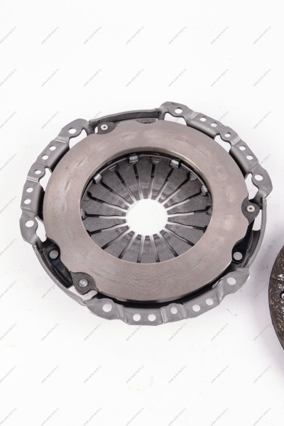 Сцепление в сборе LADA Largus (без выж. подш гидр привод) КПП-JR5 к-т826853AVT (АВТОПРИБОР) Lada LADA 826303