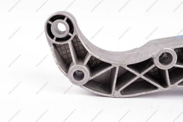 Кр-н ВАЗ-1118 задней опоры двигателя МКПП Lada LADA 11180100103200