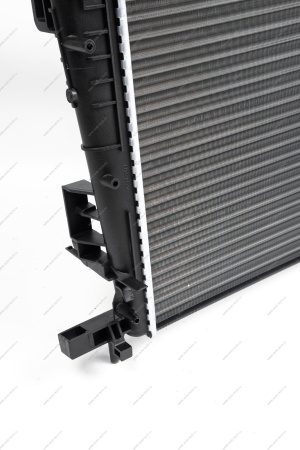 Радиатор охлаждения RENAULT Duster/Рено Дастер 2015- Renault RENAULT 214100078R