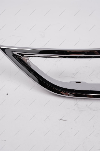 Вставка заднего бампера нижняя правая LADA Vesta NG Lada LADA 8450040764