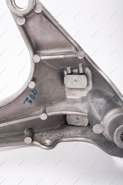 Кронштейн левой опоры подвески двигателя (P4M,P4P-BVM5) LADA XRAY Lada LADA 8450009700