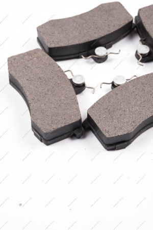 Комплект передних тормозных колодок с противошумной пластиной (ТИИР299 (комп 4шт) Lada LADA 21920350180083