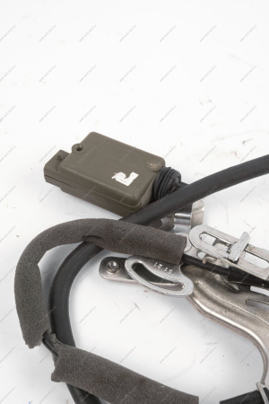 Привод LADA Largus открывания левой двери задка с тросиками Lada LADA 6001550298