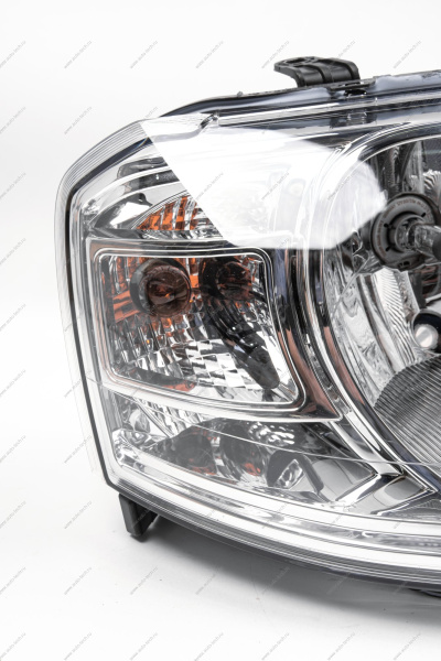 Фара правая RENAULT Logan 2010-/LADA Largus Renault RENAULT 8200744754