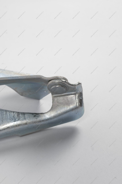 Петля капота правая 654115PA0A Datsun Nissan DATSUN 654115PA0C