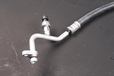 Трубопровод LADA Largus между компрессором и конденсатором для двигат. 16кл 21129 (P4M) CGA CGA 10PQP1824RA