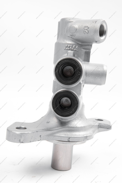 Цилиндр LADA XRAY главный тормозов Renault RENAULT 460111938R