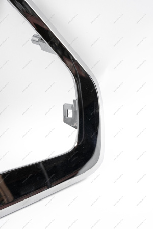 Молдинг LADA Vesta SW Cross FL переднего бампера нижний правый (хром Lada LADA 8450041566