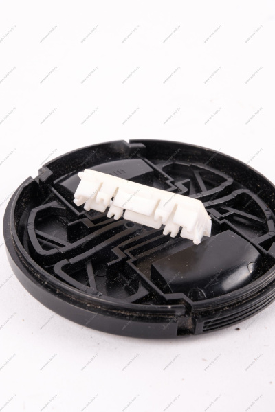 Держатель LADA Vesta облицовки сточного желоба крыши ( нужно по 7шт на одну сторону Lada LADA 8450007759