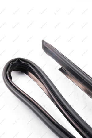 Уплотнитель водостока двери верхний левый (FL) LADA GRANTA 2018(-,УралЭластоТехника,) Lada LADA 8450104999