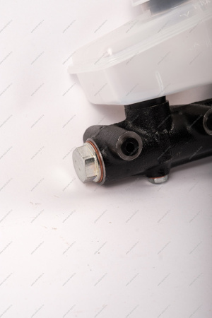 Цилиндр тормозной главный ВАЗ-2108 с бачком (фирм. упак. LADA) Lada LADA 21080350500600