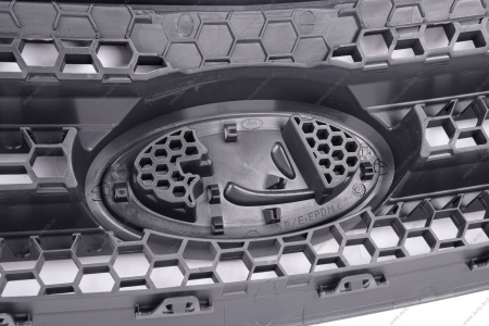 Решетка переднего бампера верхняя нов/ обр. Largus Cross Lada LADA 8450091244