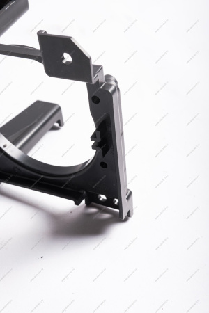 Кронштейн крепления противотуманной фары левый с 12,08,2019. Lada Vesta SW Cross /Cross седан Lada LADA 8450033261