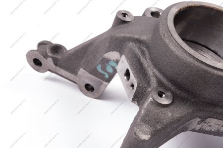 Кулак поворотный правый RENAULT Duster Renault RENAULT 8201698229