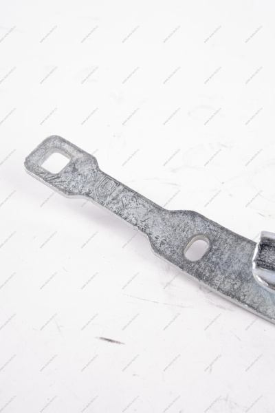 Петля капота правая RENAULT Duster/Logan/Sandero 2014- Renault RENAULT 654007102R