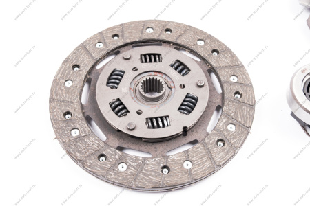 Комплект сцепления (корзина, диск, подшипник выжимной) ВАЗ-21213 дв.1,7 (фирм. упак. LADA) Lada LADA 21213160100000